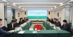 <b>阎晓峰会见华润建材科技党委书记、董事局主席</b>